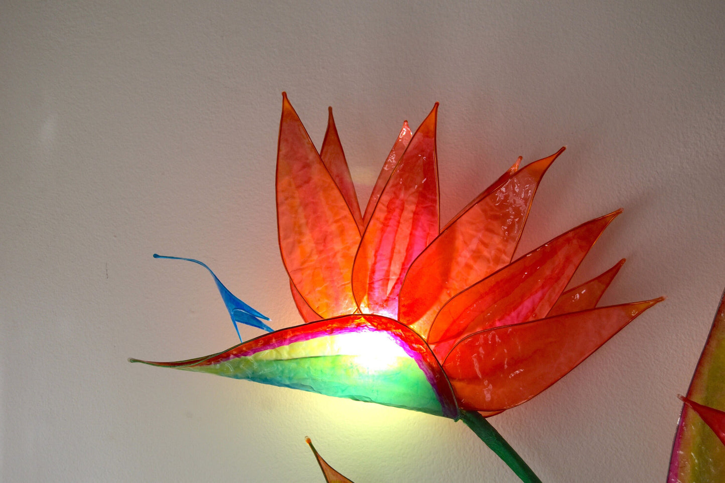 Lampada da parete a 2 luci in resina a forma di fiori di strelitzia arancione