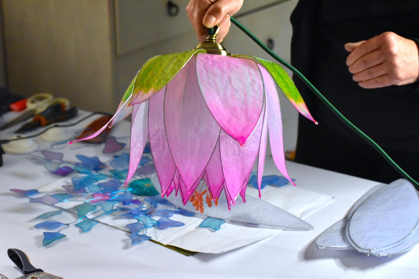 lampada da muro 3 luci rampicanti di boccioli rosa per arredamento floreale fiabesco