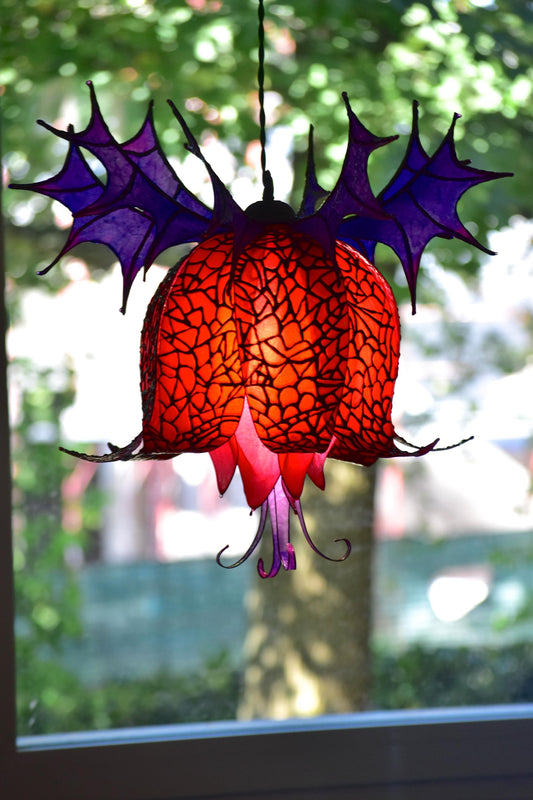 Lampada sospensione motivo pipistrello rosso e viola pezzo unico