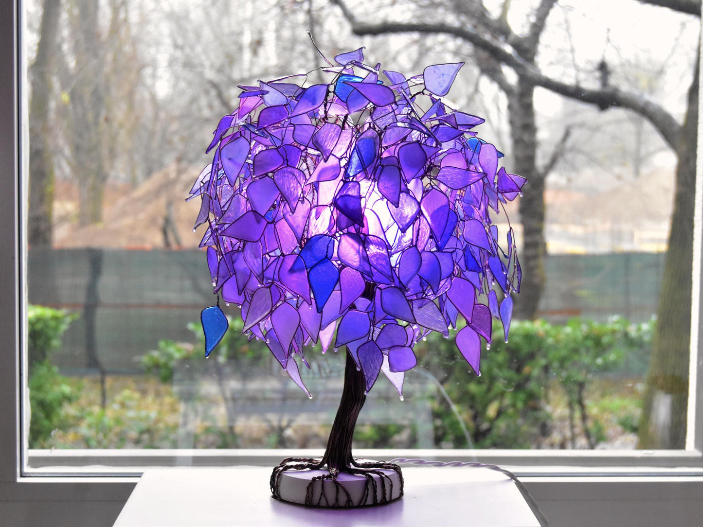 lampada albero viola di jacarandas fatto e dipinto a mano pezzo unico