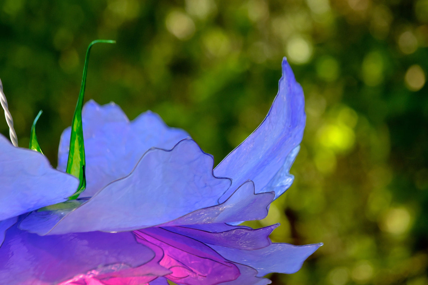 Lampada sospensione fiore viola rosa con 56 petali fatto e dipinto a mano