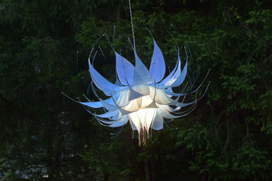 lampada sospensione forma di fiore in resina: azzurro bianco pezzo unico fatto dipinto a mano