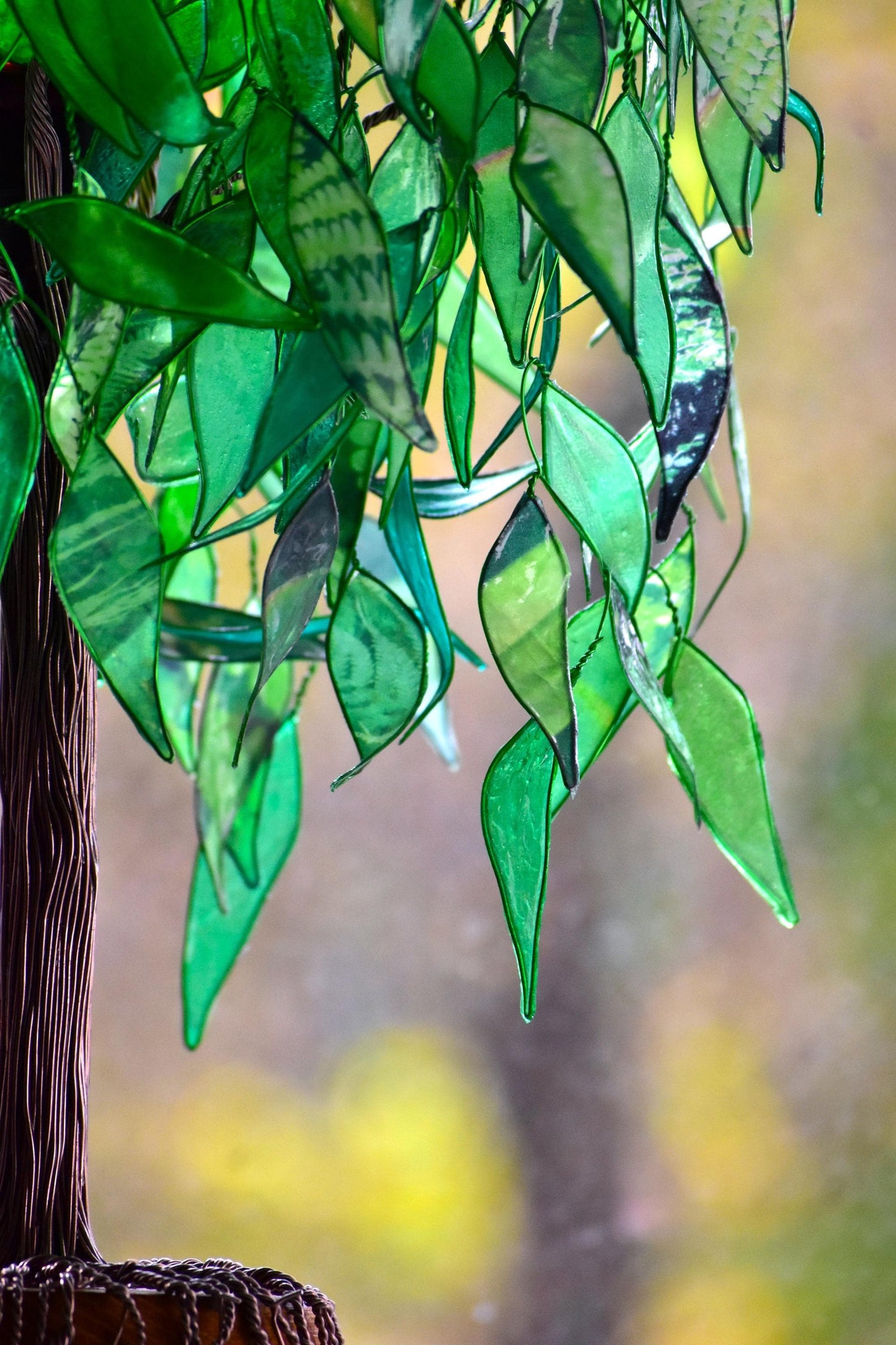 Lampada a forma di albero di salice verde in resina