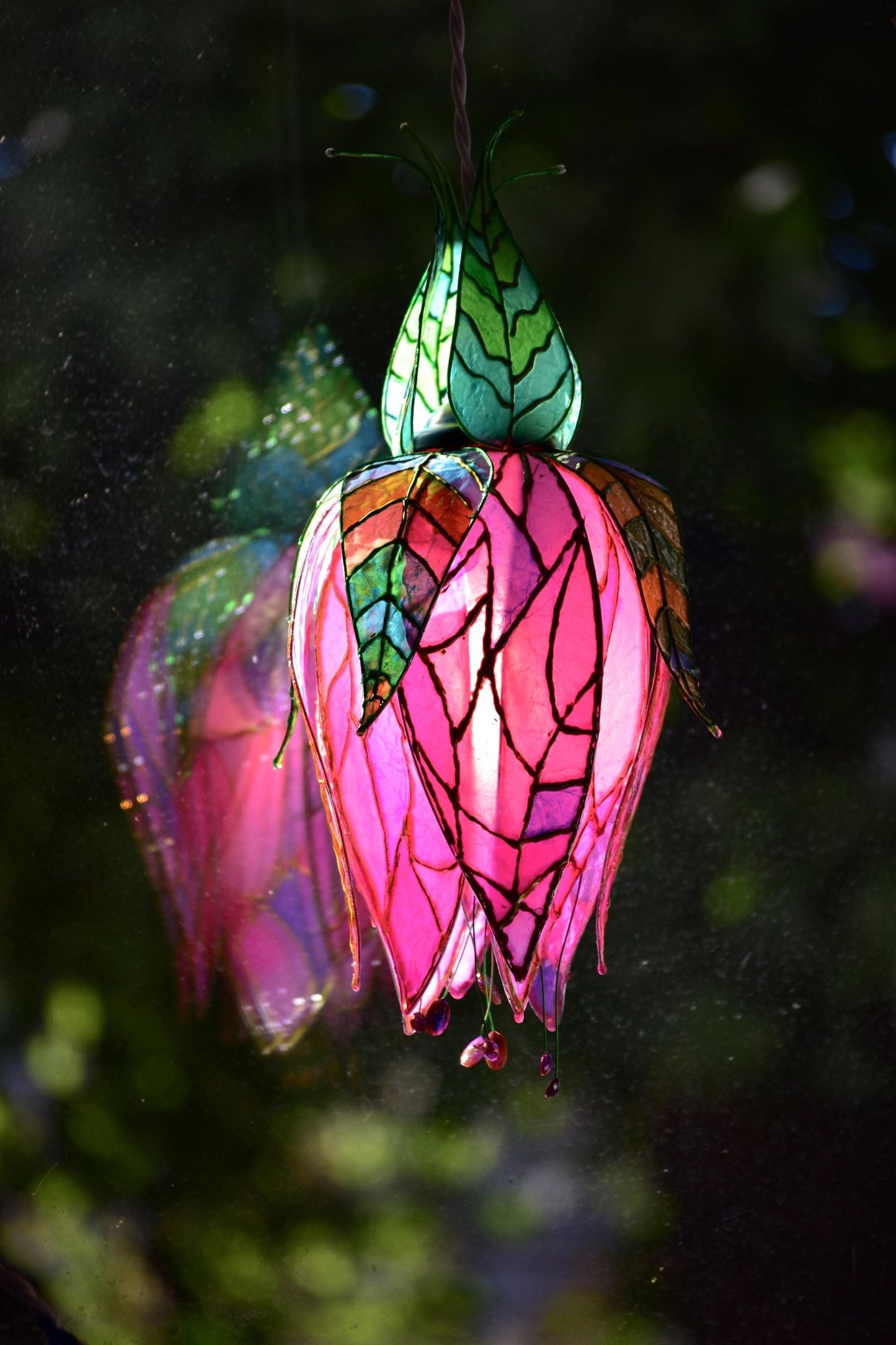 lampada da muro a forma di fiore rosa pendente