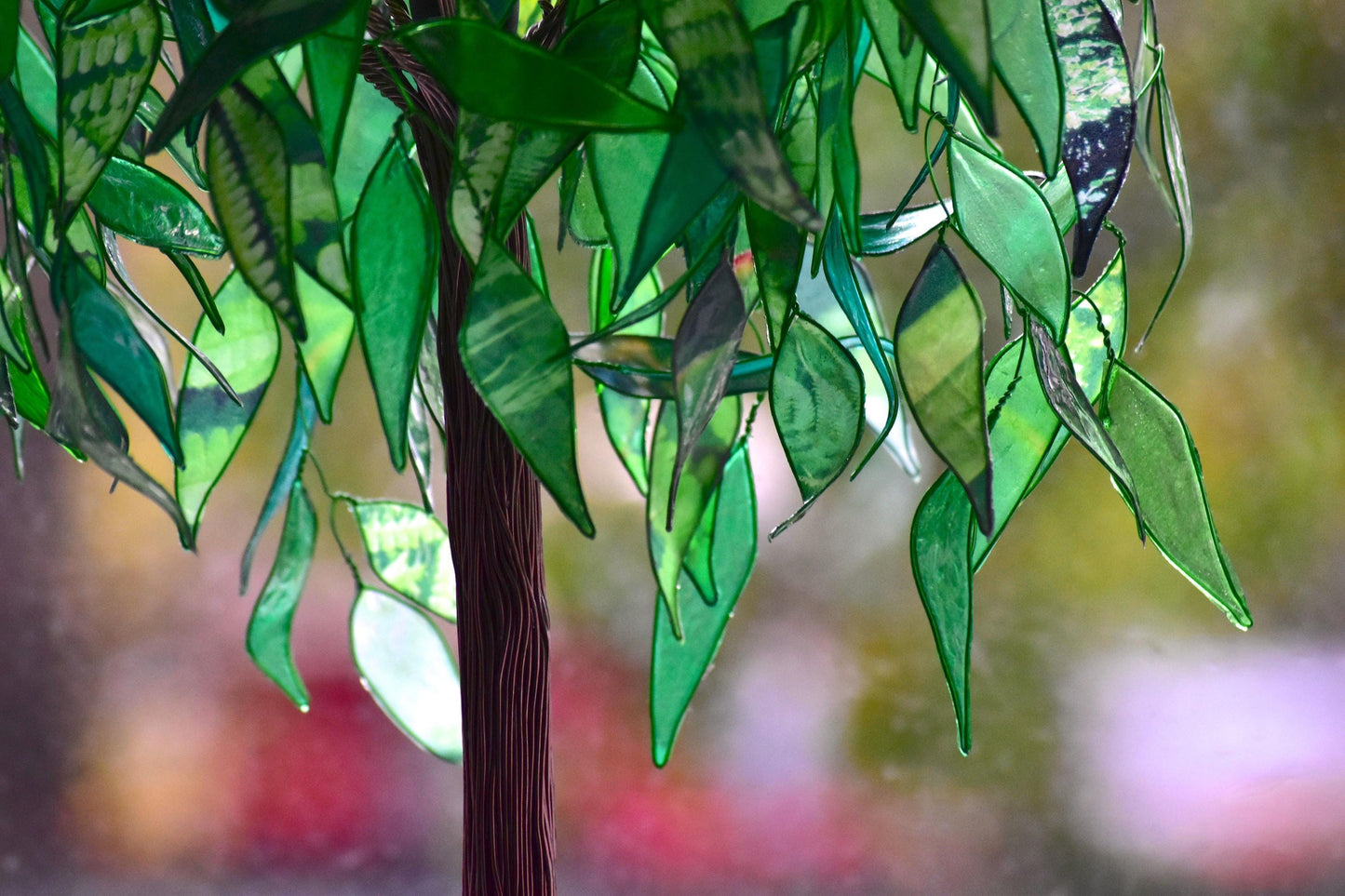 Lampada a forma di albero di salice verde in resina