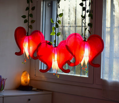 lampadario a 3 luci fiore rosso cuore sanguinante, illuminazione artigianale in resina - Fiorediluce