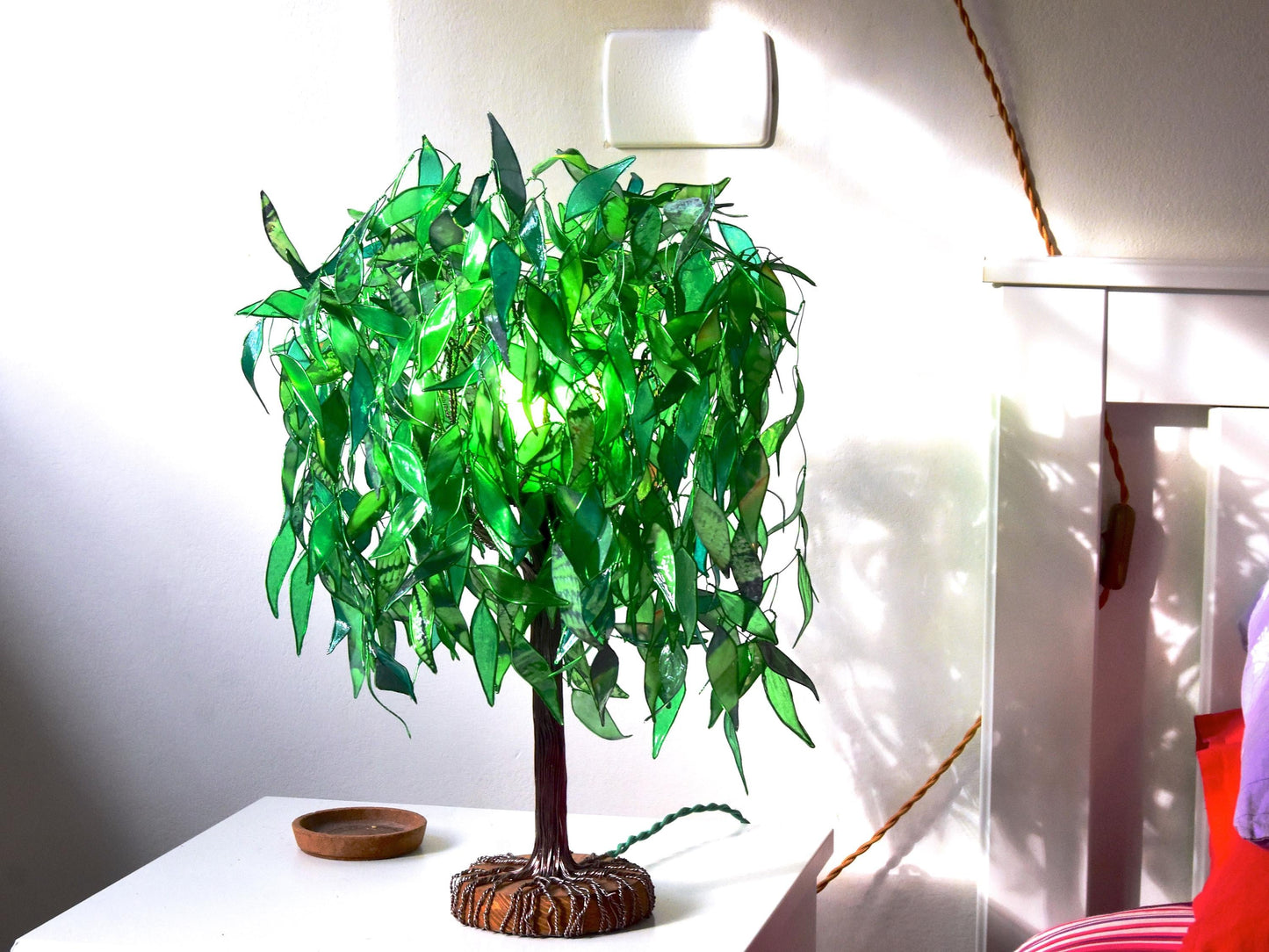 Lampada a forma di albero di salice verde in resina