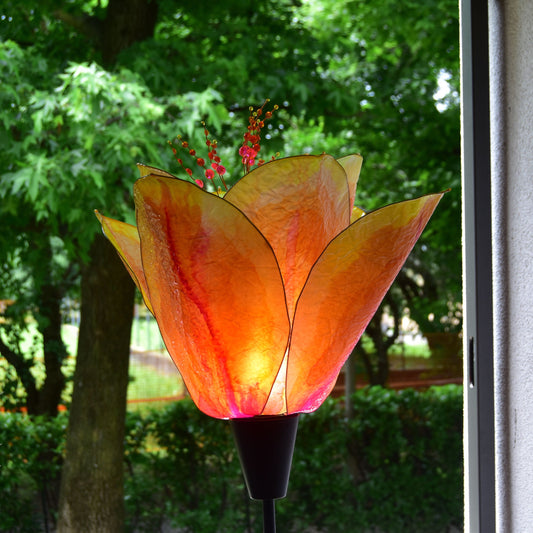 Lampada a stelo con paralume in resina tulipano arancione pezzo unico