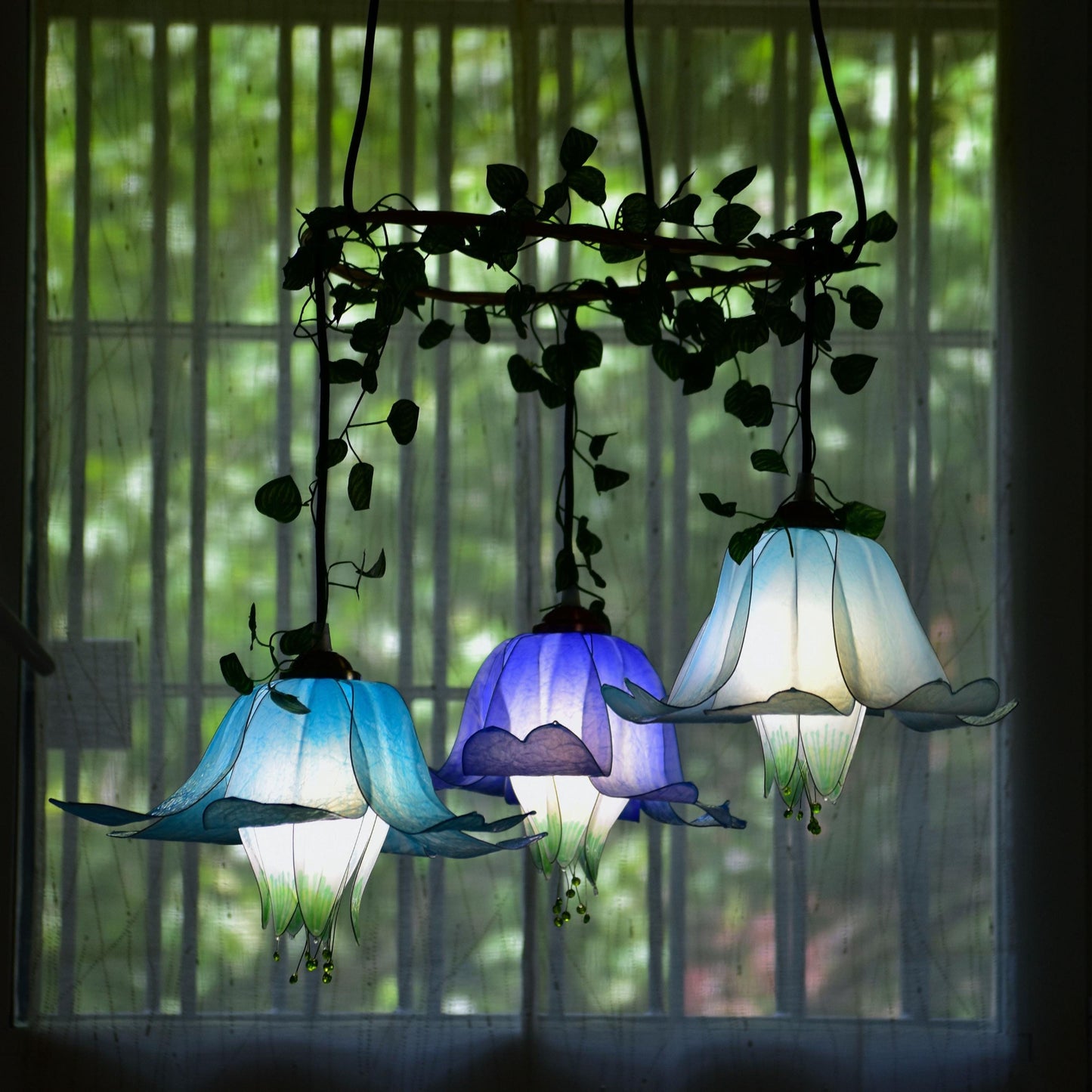 suspension lamp 3 floral lights blue and white for romantic and fairy ambient - lampada Fiorediluce