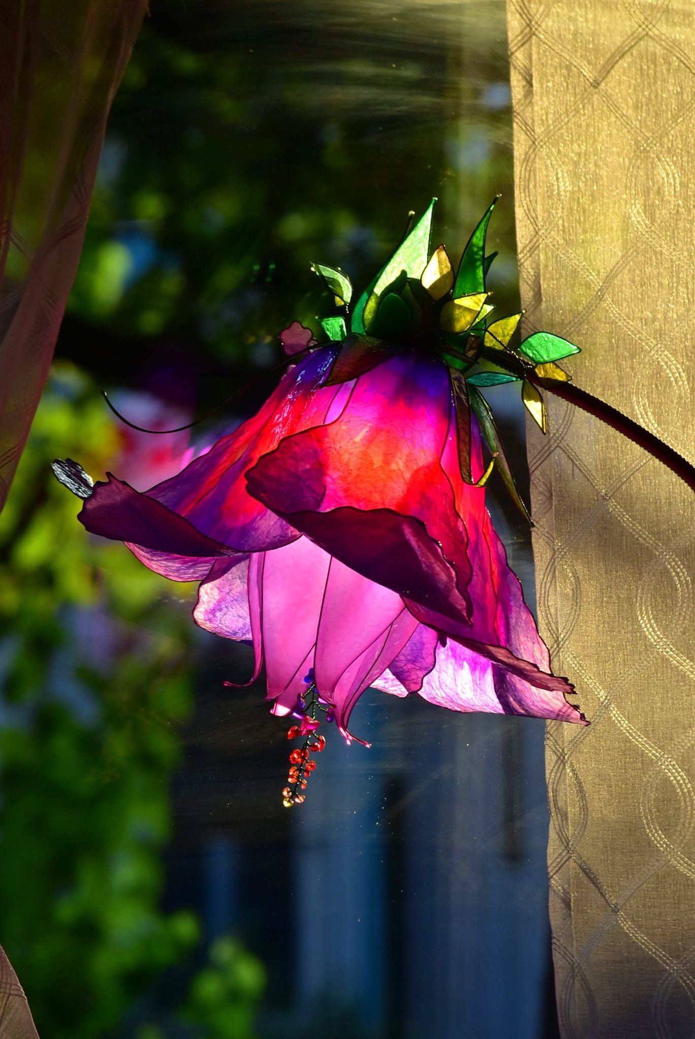 Lampada da terra per lettura con stelo flessibile fiore fantastico viola rosso - Fiorediluce