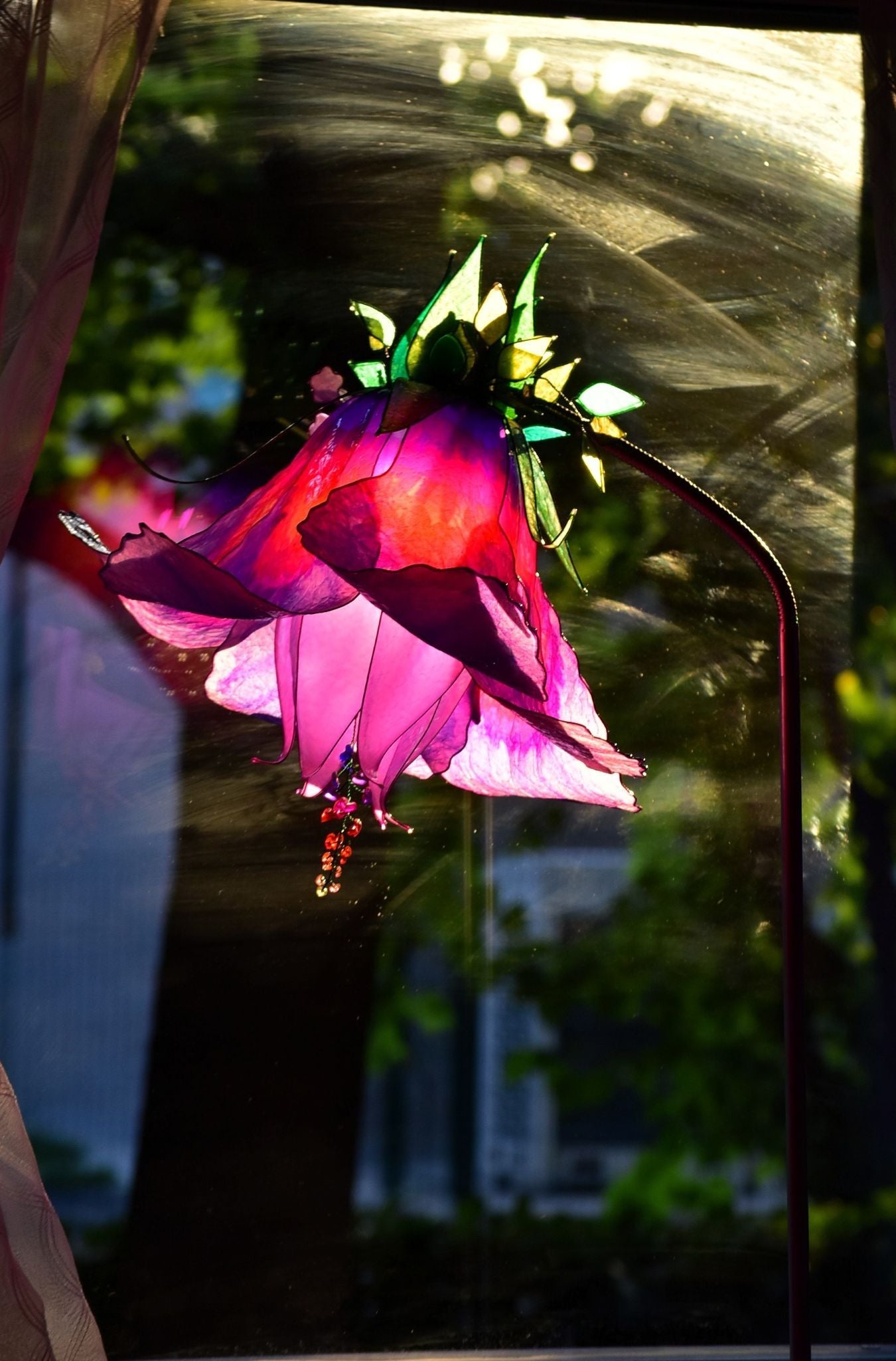 Lampada da terra per lettura con stelo flessibile fiore fantastico viola rosso - Fiorediluce