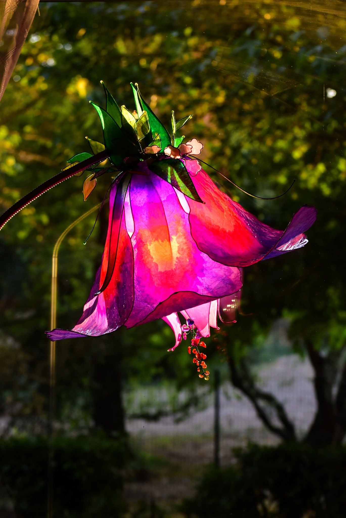 Lampada da terra per lettura con stelo flessibile fiore fantastico viola rosso - Fiorediluce
