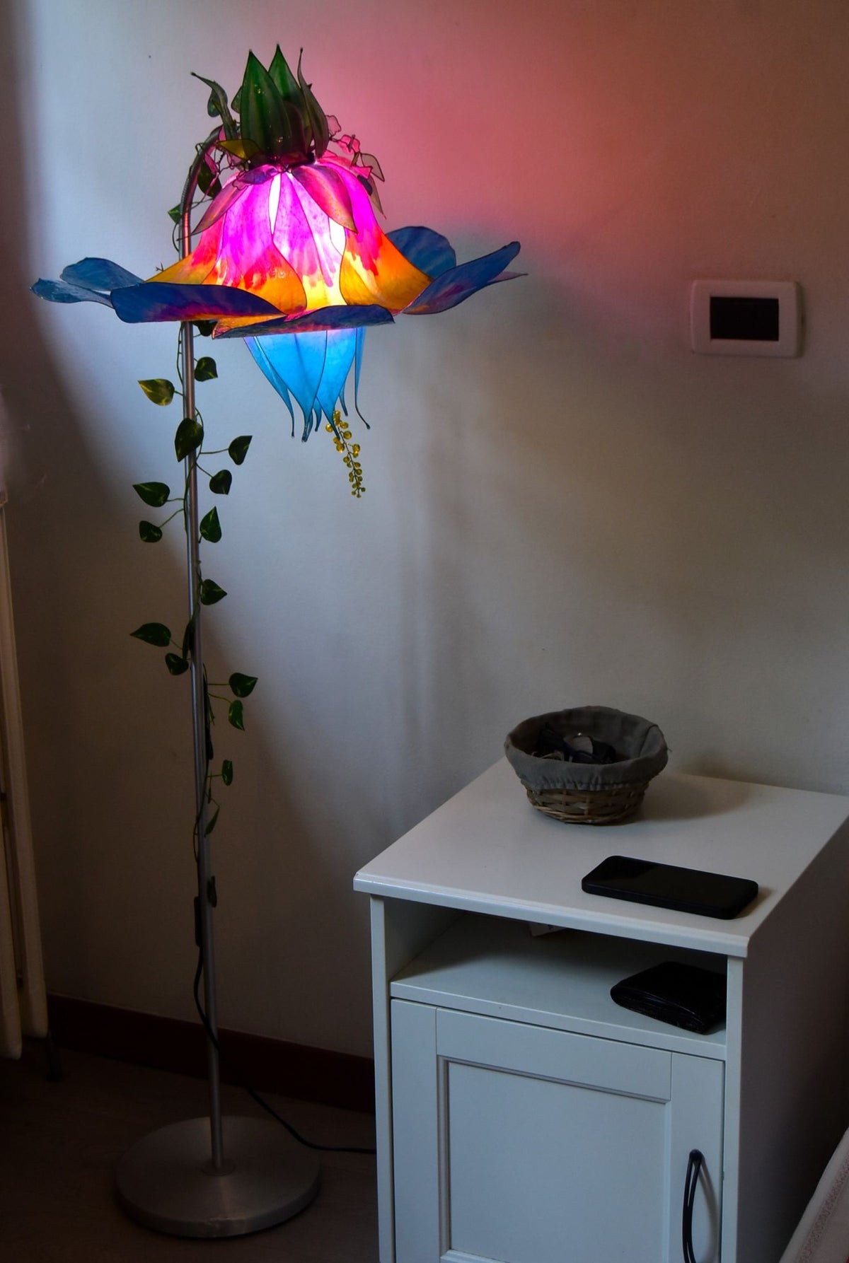 Lampada da terra per lettura con stelo flessibile fiore fantastico blu giallo rosso - Fiorediluce