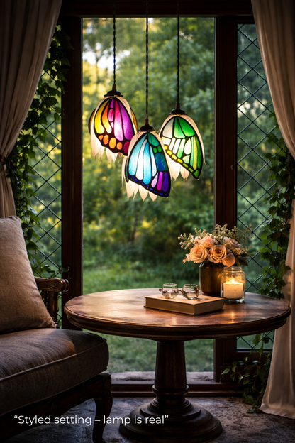 Lampadario 3 farfalle in resina, illuminazione artigianale personalizzabile, su ordinazione - Fiorediluce