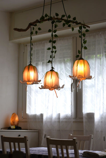 Lampada sospensione 3 luci a forma di fiori beige fatta a mano - Fiorediluce