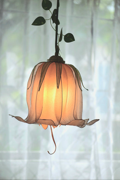 Lampada sospensione 3 luci a forma di fiori beige fatta a mano - Fiorediluce