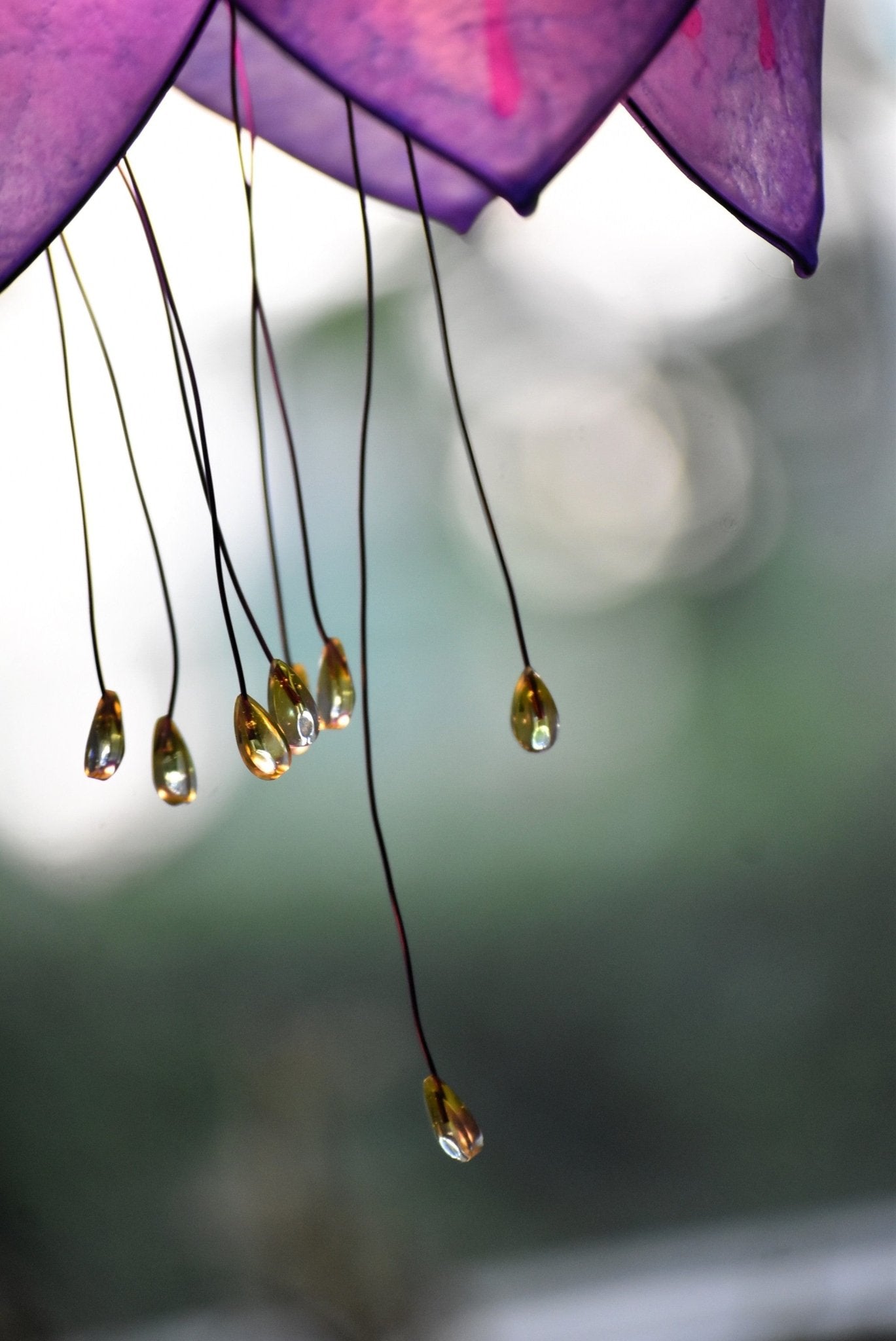 Lampada sospensione fiore di fucsia fatto e dipinto a mano, pezzo unico - Fiorediluce