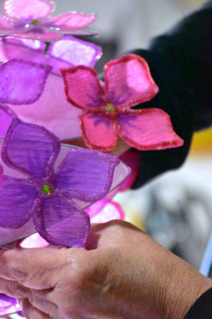 lampada floreale artigianale in resina 3 boccioli a sospensione - Fiorediluce