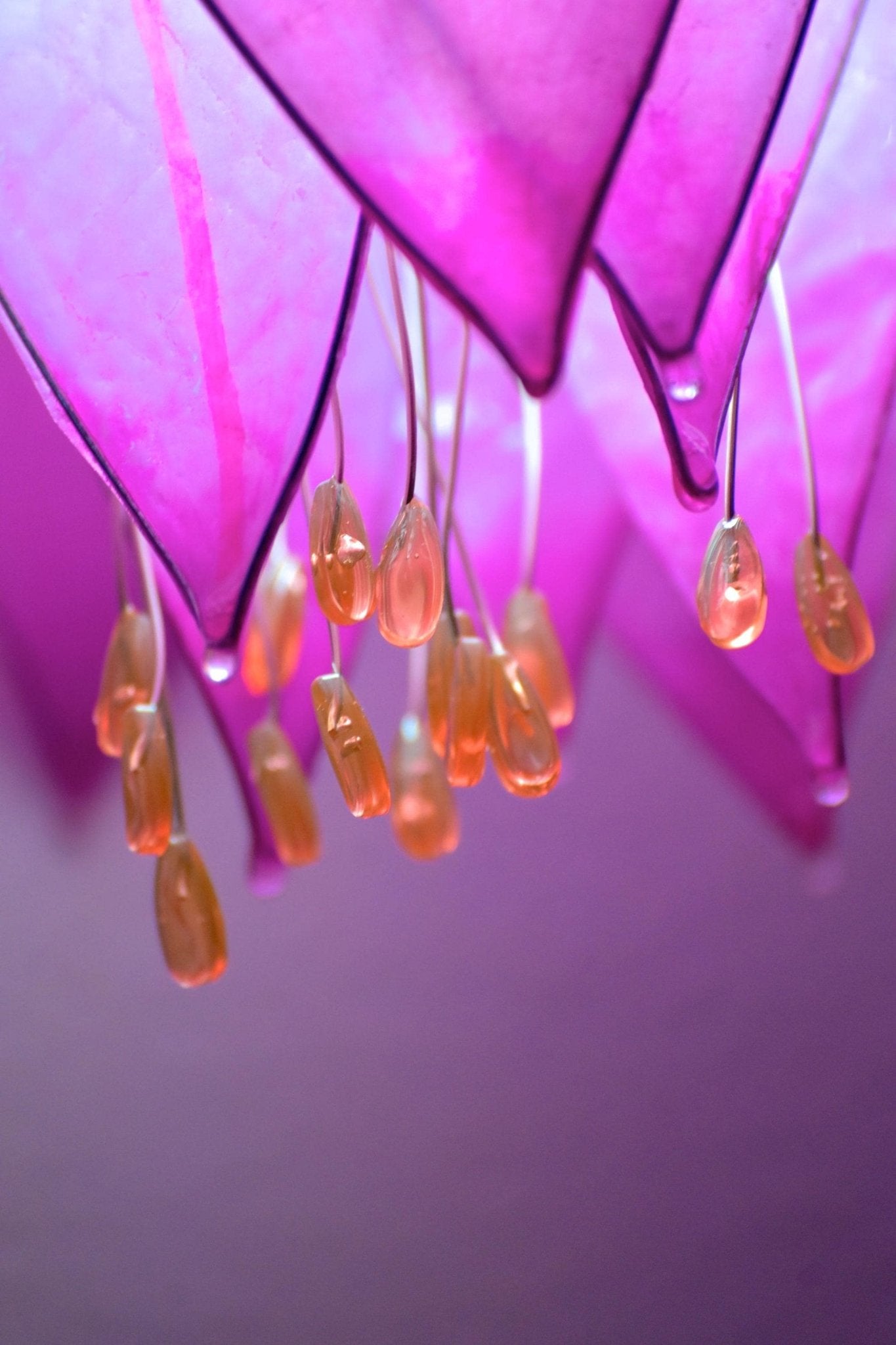 lampada da muro 3 luci rampicanti di boccioli rosa per arredamento floreale fiabesco - Fiorediluce