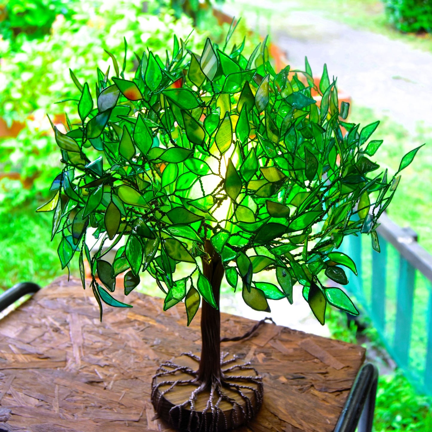 Lampada a forma di albero verde fatta a mano in resina pezzo unico - Fiorediluce