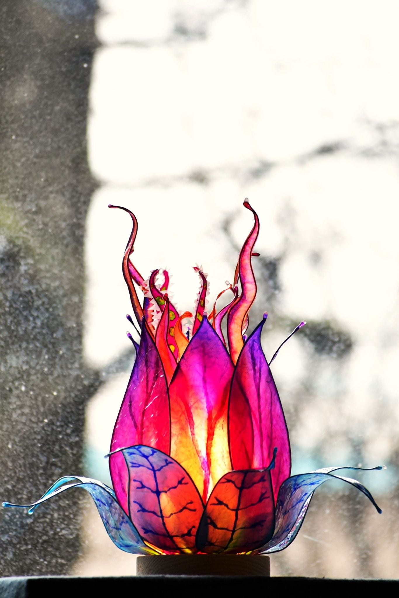 Lampada da tavolo fiore magico fatto e dipinto mano - Fiorediluce