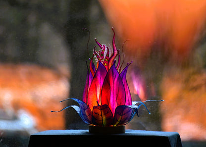 Lampada da tavolo fiore magico fatto e dipinto mano - Fiorediluce