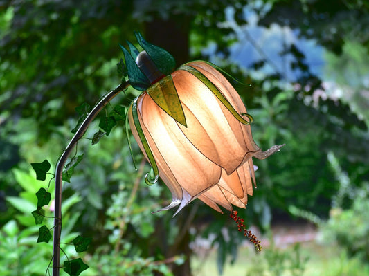 lampada da terra a forma di fiore beige orientabile in resina - Fiorediluce