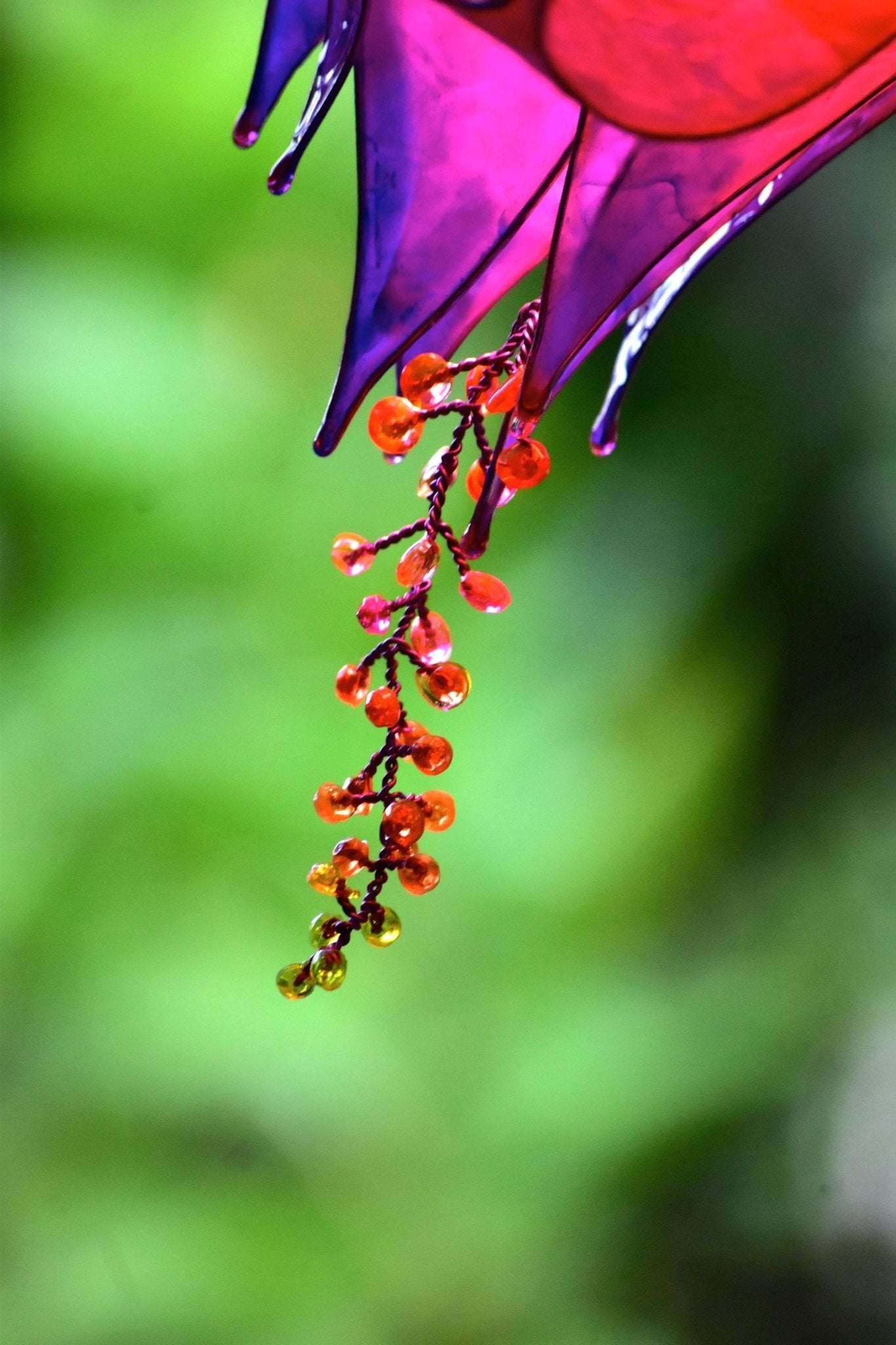 Lampada da terra per lettura orientabile con paralume arancio rosso viola in resina - Fiorediluce