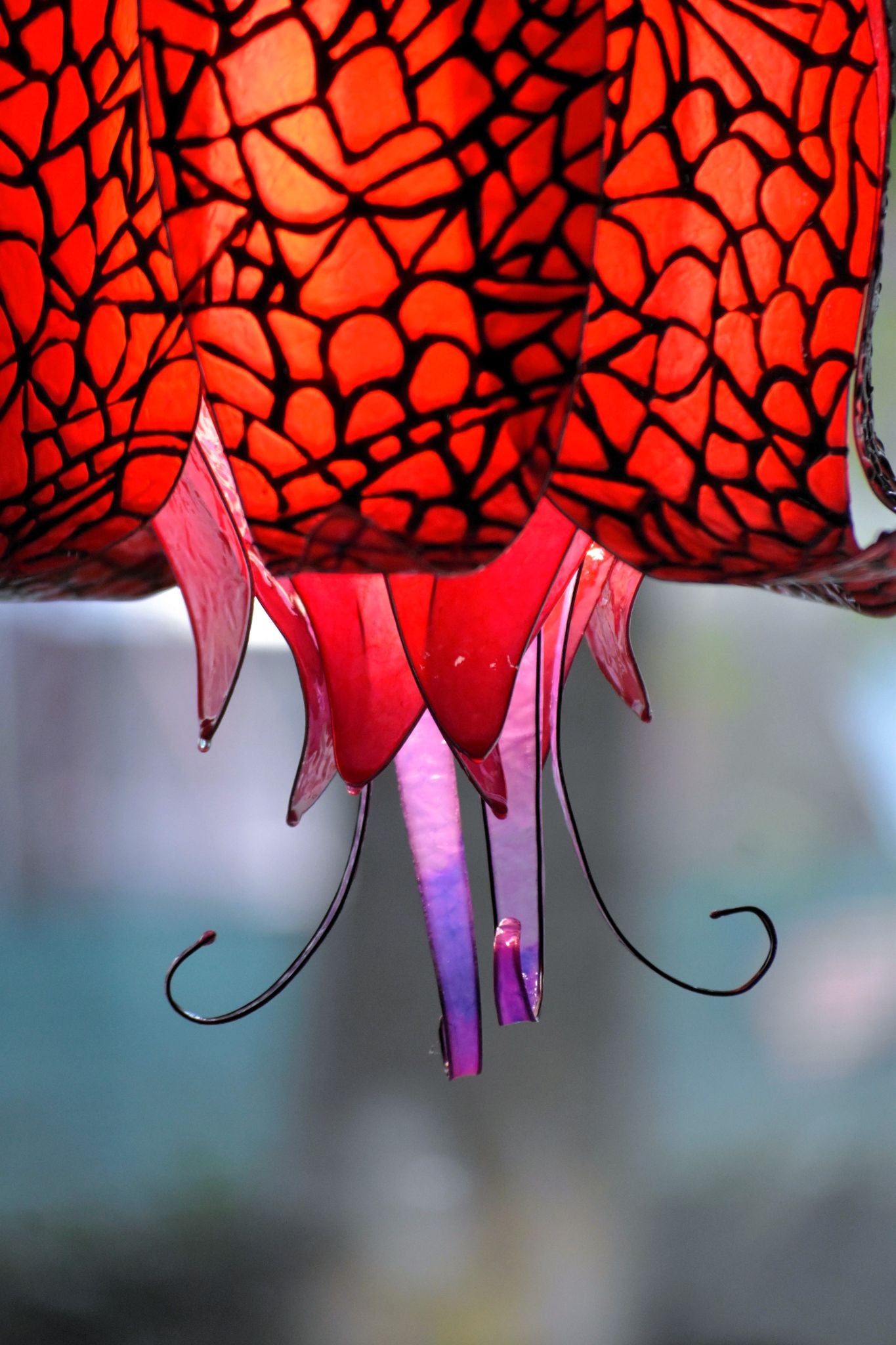Lampada sospensione motivo pipistrello rosso e viola pezzo unico - Fiorediluce