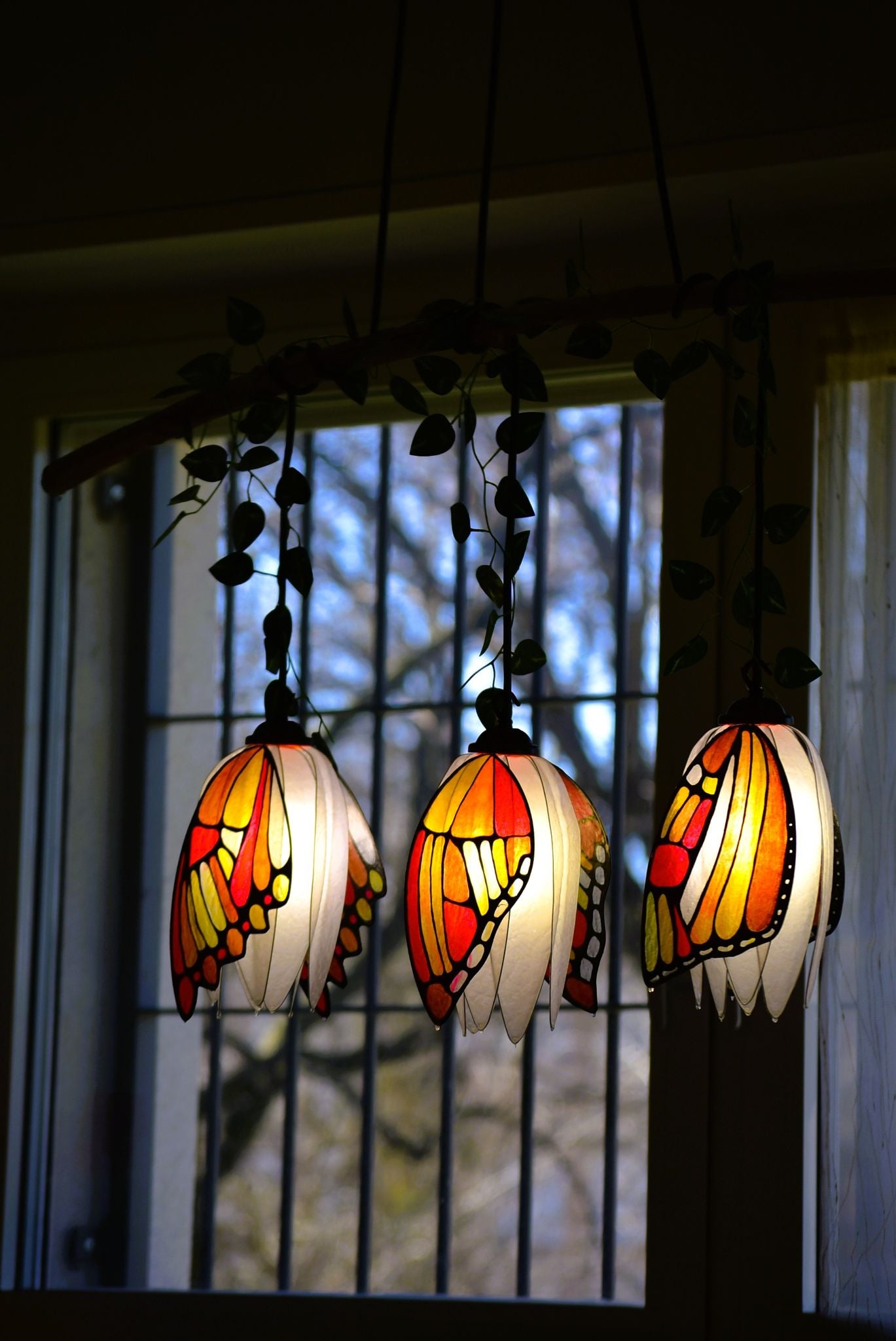 lampada sospensione con 3 farfalle/creazione artigianale - Fiorediluce