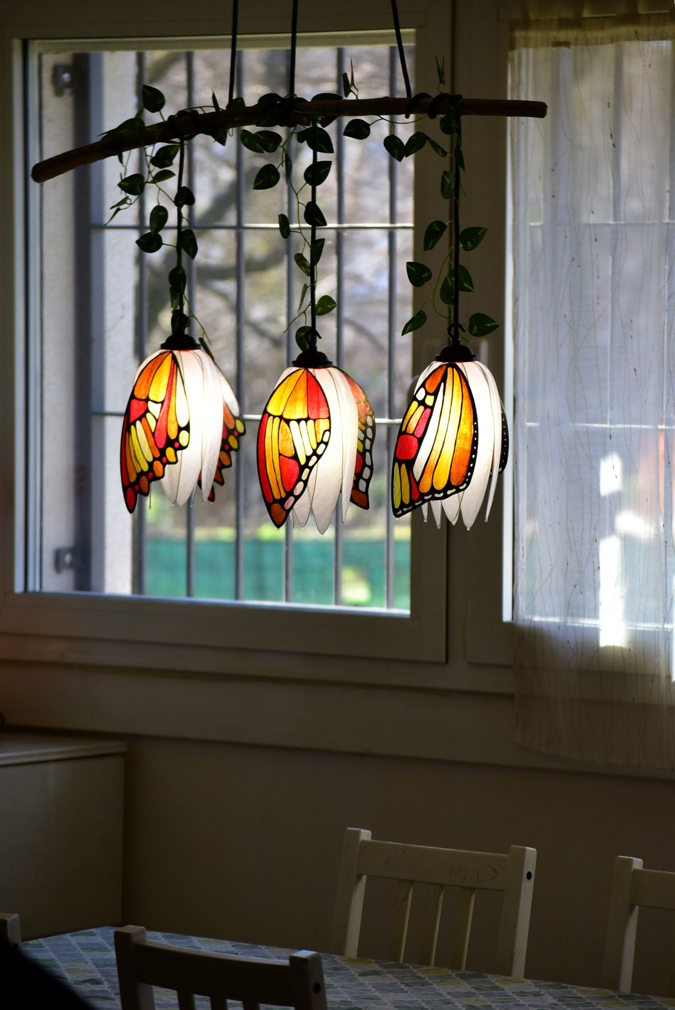 lampada sospensione con 3 farfalle/creazione artigianale - Fiorediluce
