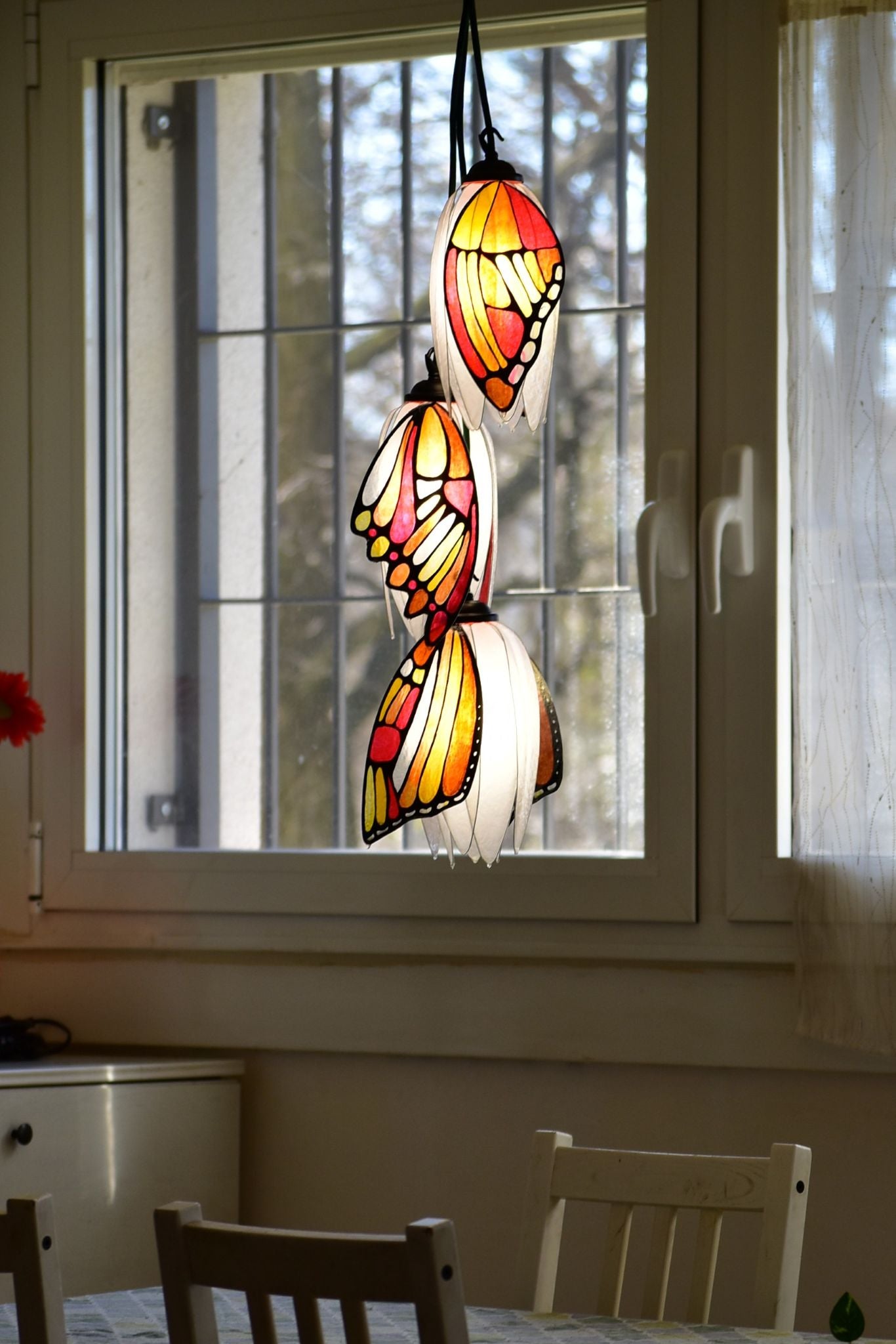 lampada sospensione con 3 farfalle/creazione artigianale - Fiorediluce