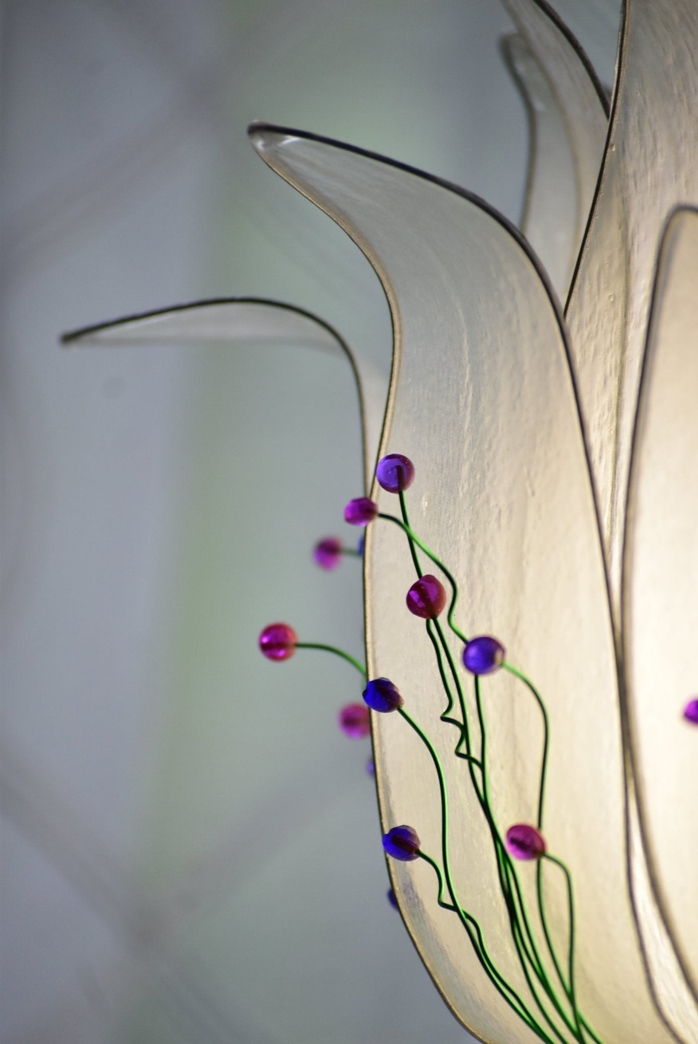 lampada da tavolo a forma di fiore di loto bianco fatta a mano - Fiorediluce