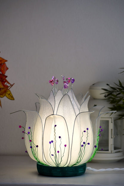 lampada da tavolo a forma di fiore di loto bianco fatta a mano - Fiorediluce
