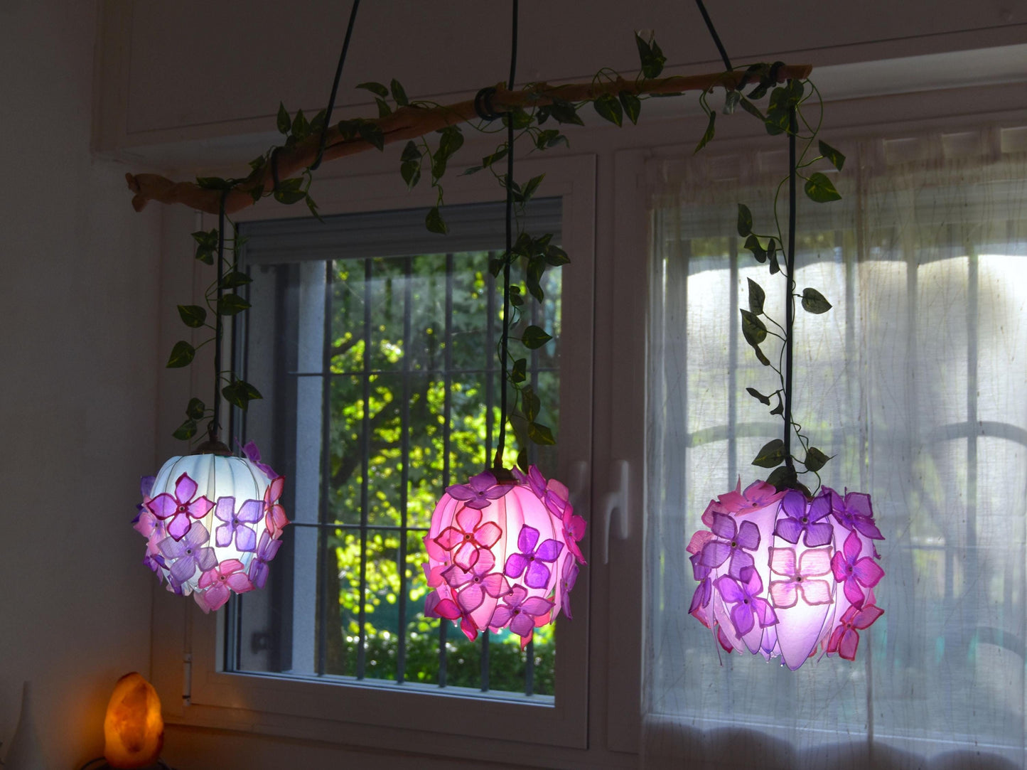 lampada floreale artigianale in resina 3 boccioli da parete o soffitto