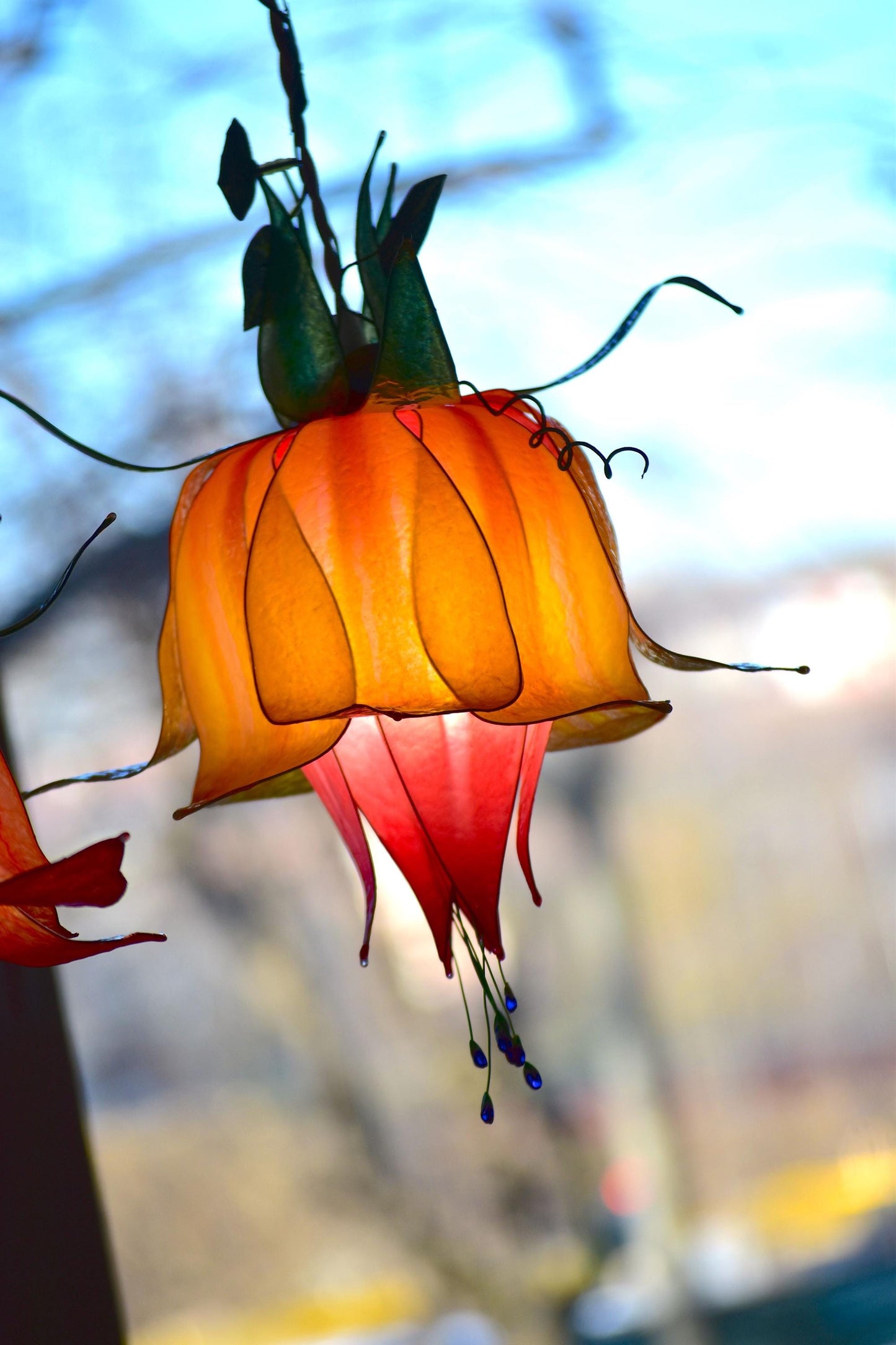 lampada sospensione 3 luci a forma di fiori in resina stile floreale fiabesco