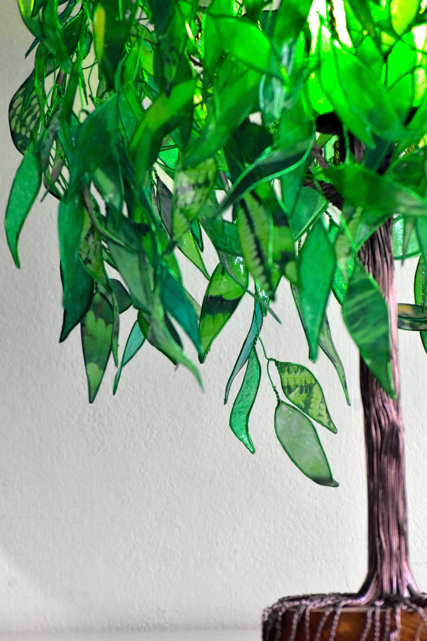 Lampada a forma di albero di salice verde in resina