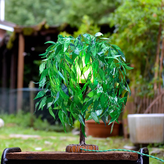 Lampada a forma di albero di salice verde in resina fatta a mano