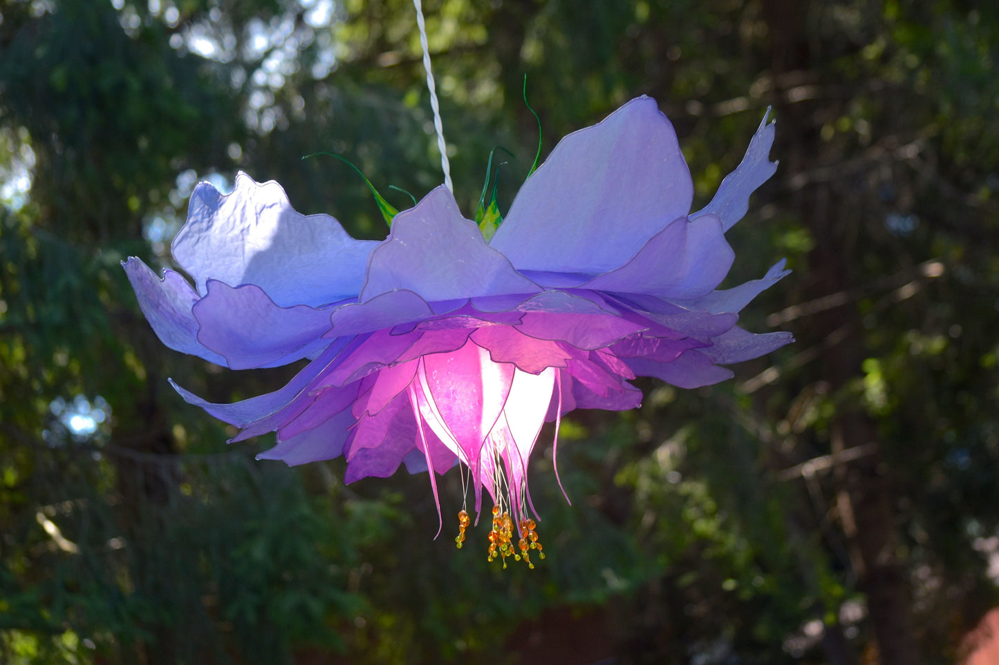 Lampada sospensione fiore viola rosa con 56 petali fatto e dipinto a mano