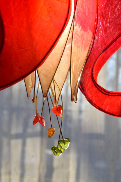 lampadario a 3 luci fiore rosso cuore sanguinante, illuminazione artigianale in resina - Fiorediluce