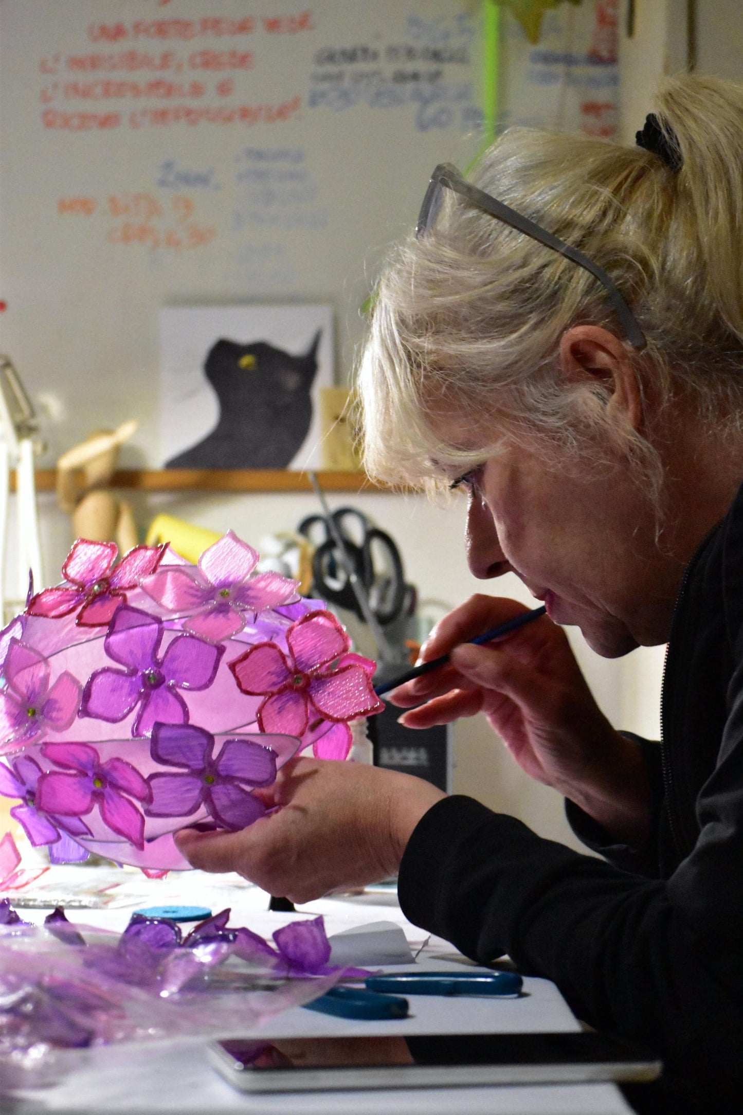 lampada floreale artigianale in resina 3 boccioli da parete o soffitto