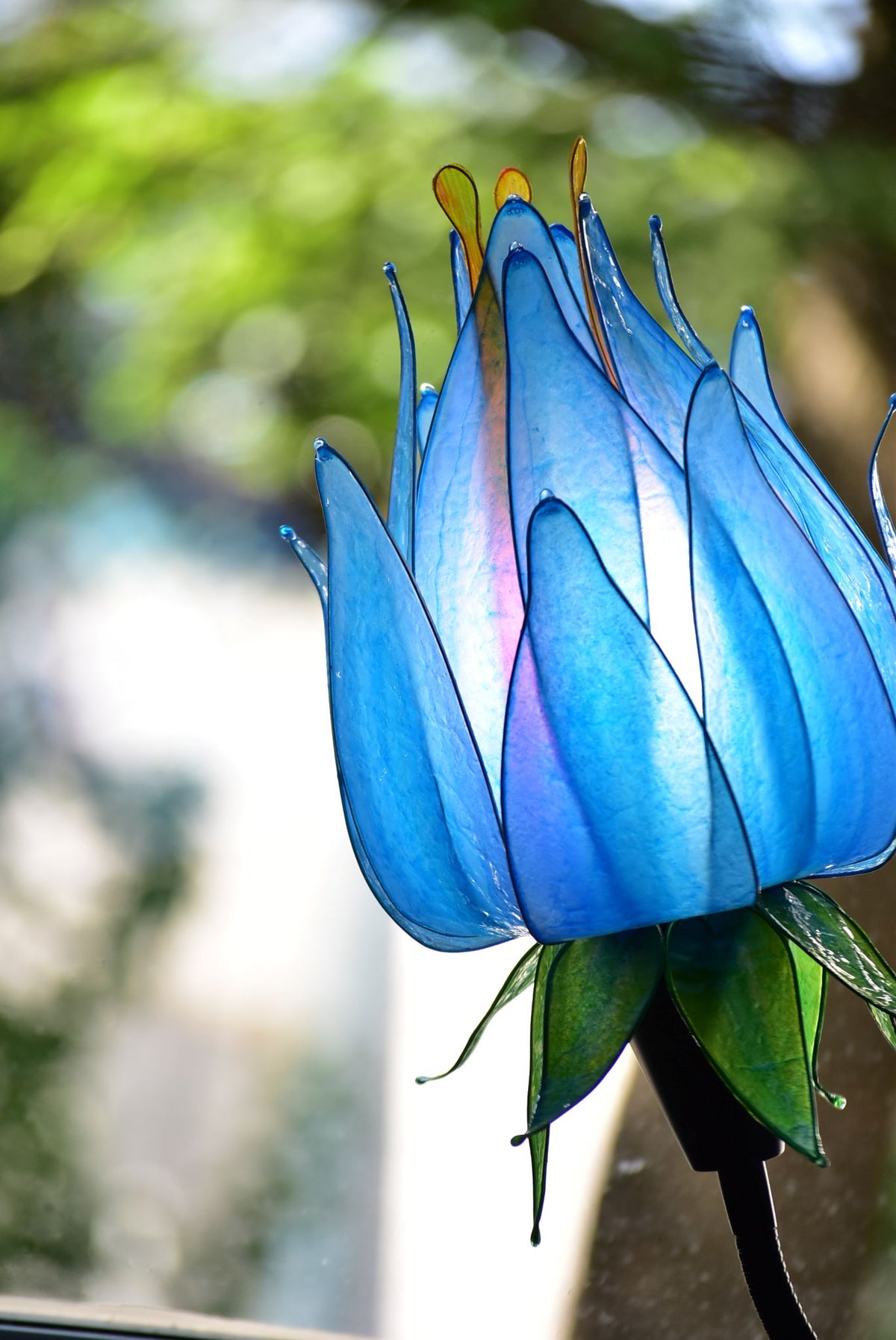 Lampada da terra floreale con 2 luci blu in resina - Fiorediluce