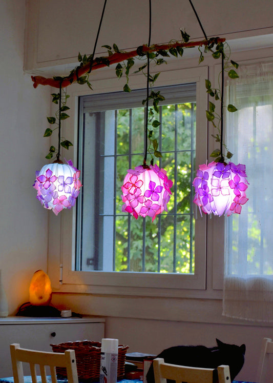 lampada floreale artigianale in resina 3 boccioli a sospensione - Fiorediluce