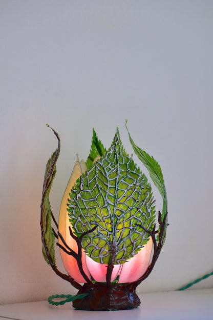 Lampada da tavolo con foglie verdi grandi in resina - Fiorediluce