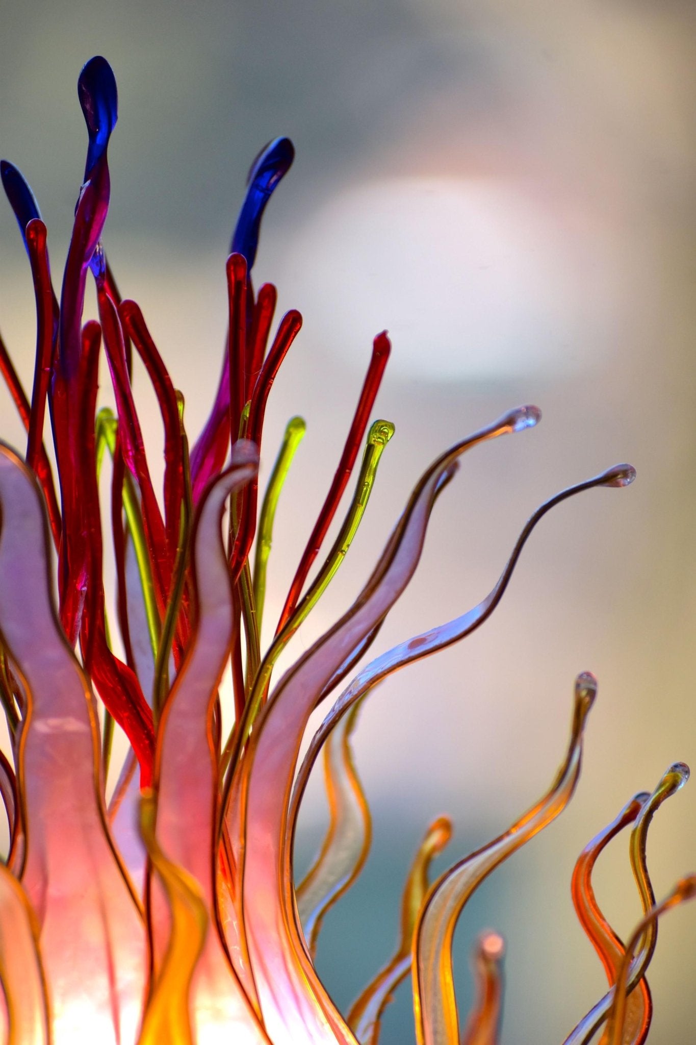 lampada da tavolo arancione fatta e dipinta a mano in resina - Fiorediluce